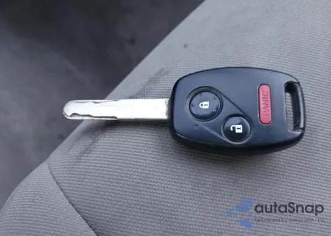 2011 Honda Insight from USA, damaged, VIN JHMZE2H31BS010819